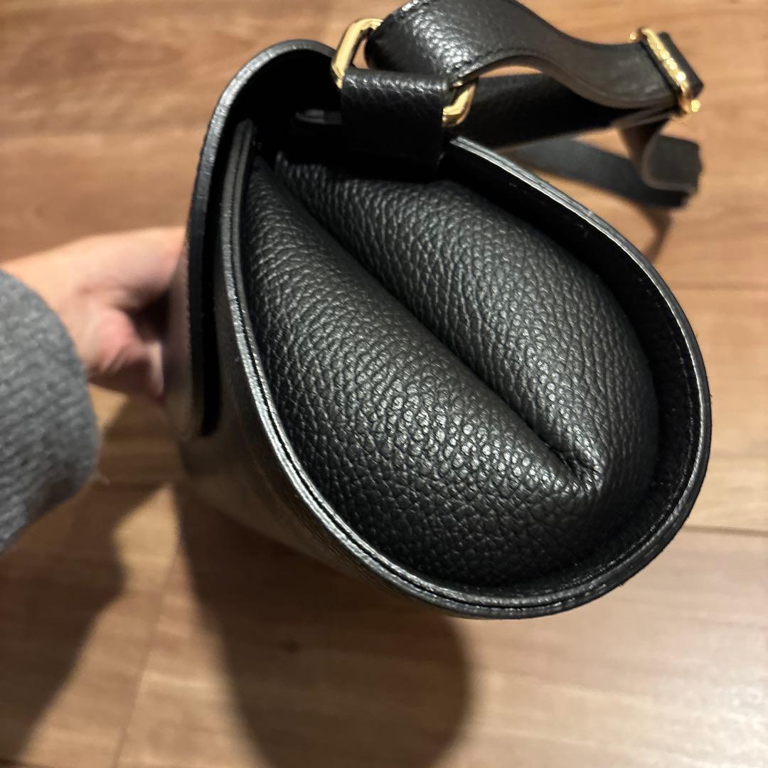 AULENTTI ショルダーバッグ　ブラック