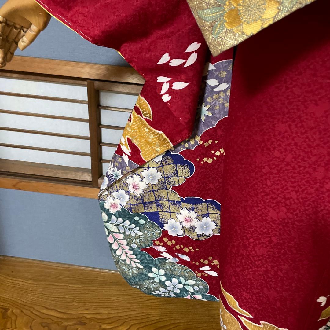 振袖フルセット　新品　特大　高身長　渋い赤に花柄 金色模様　成人式