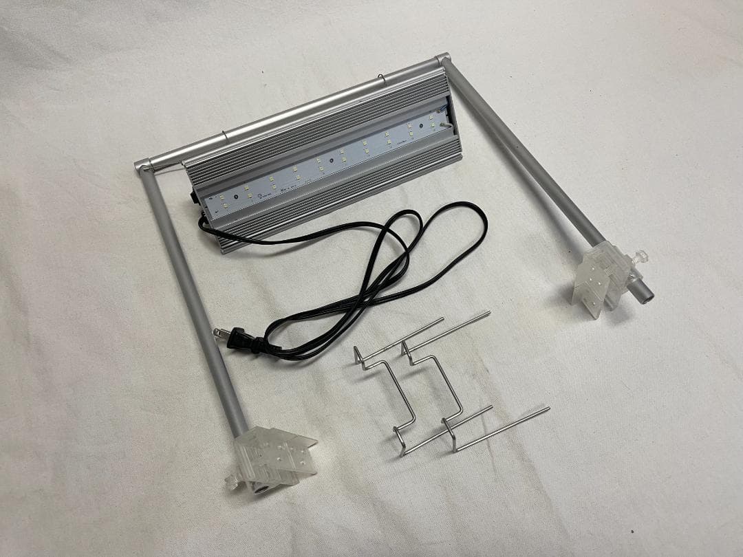 アクアリウム　水槽・照明・ジェネレーター・ポンプ・セット