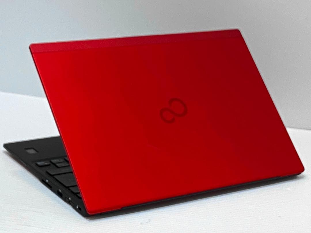 あ*ん様 ガーネットレッド 第10世代Core i5 LIFEBOOK U931