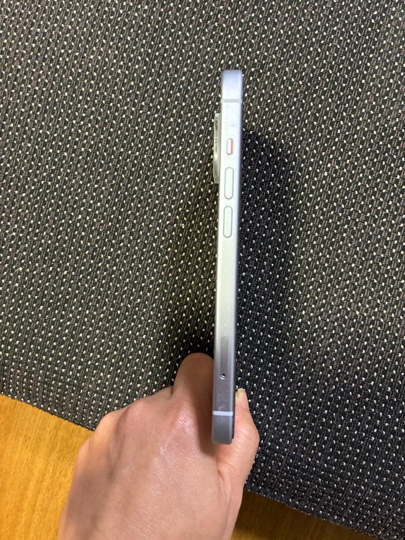 Apple iPhone 15 青色 本体