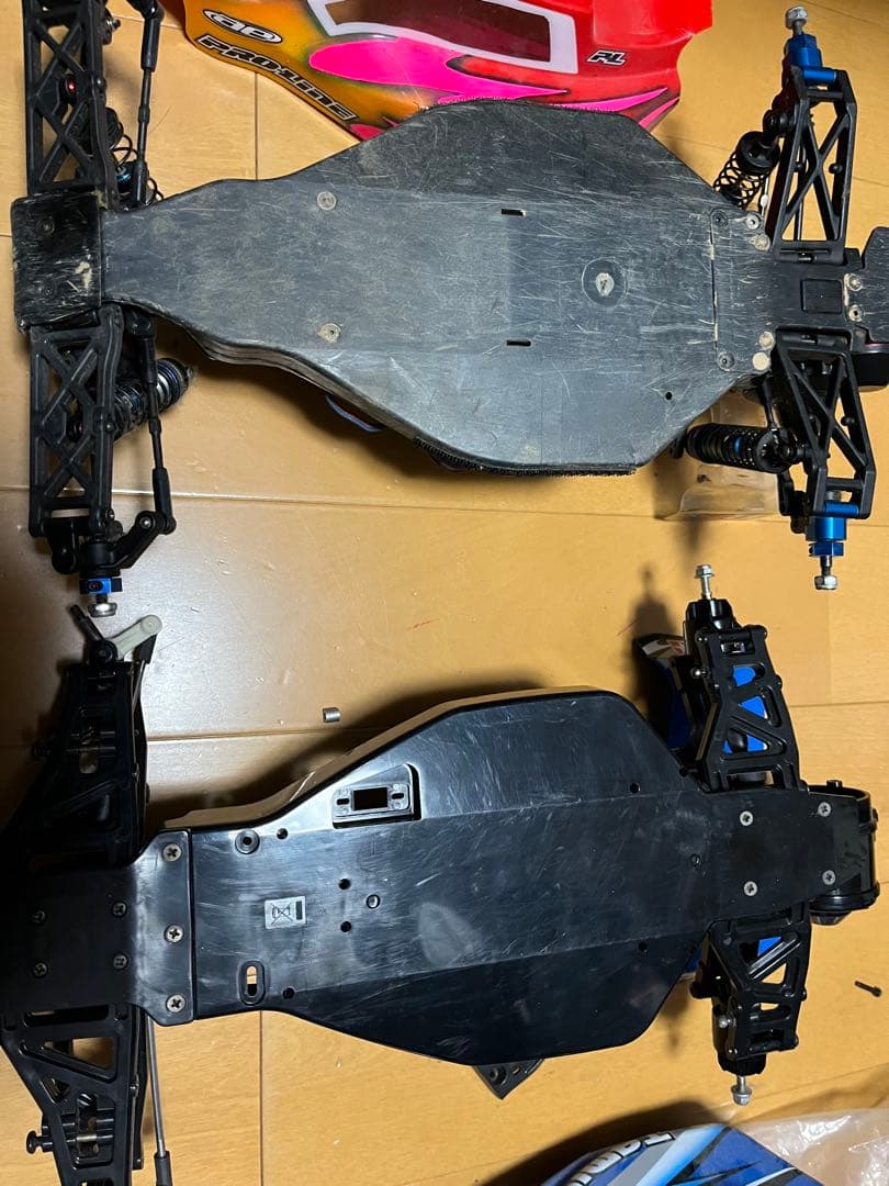 タミヤDT02とアソシバギーのセット