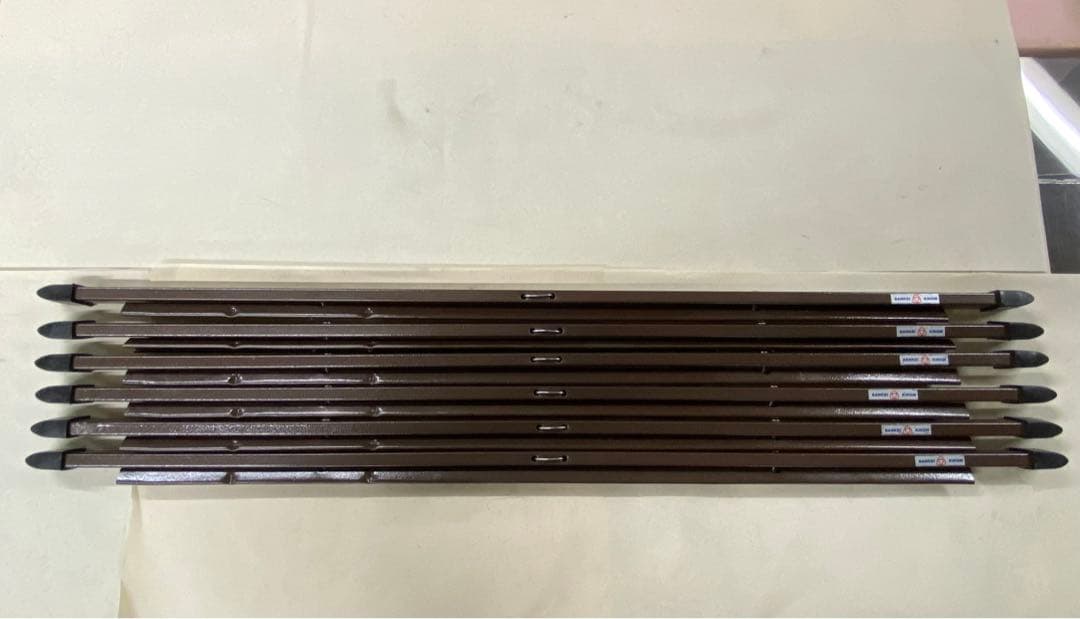 匿名配送 NO.8949サンケーキコム新聞挟 スチールV型 NO.621×6本