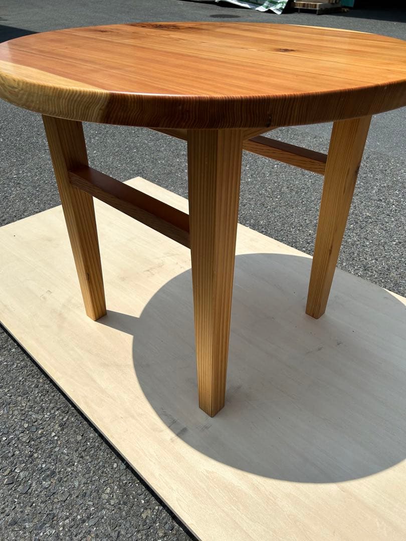 [たのメル便] 杉　円形テーブル　ウレタン塗装　無垢材一枚板　新品未使用