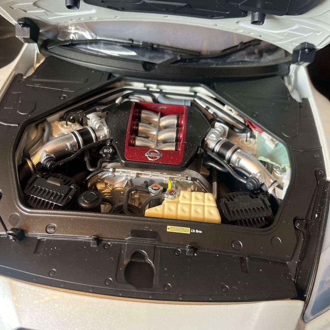 ディアゴスティーニ　Nissan GT-R Nismo 1/18 スケールモデル