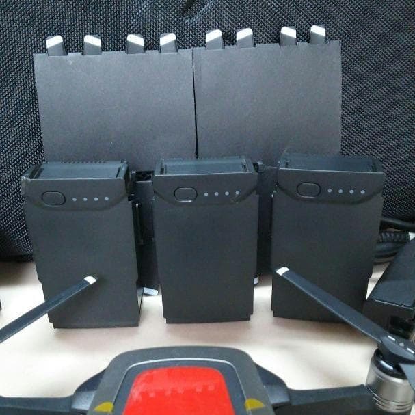 ドローン DJI MAVIC AIR （赤） 専用ケース セット