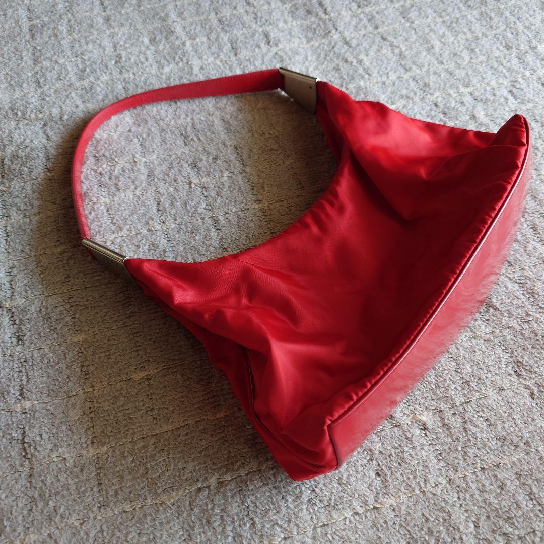 美品　PRADA ナイロン エナメル ショルダー バッグ　レッド 　イタリア製