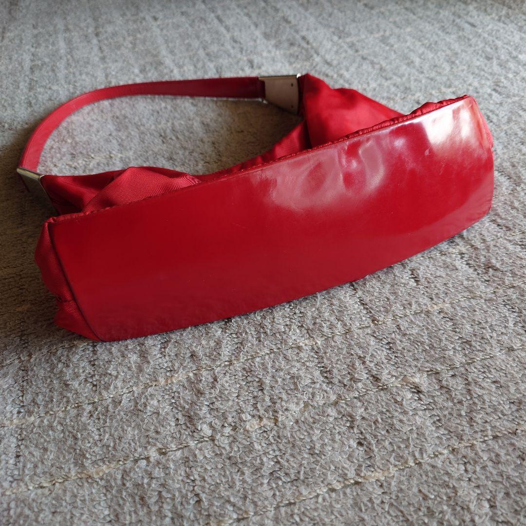 美品　PRADA ナイロン エナメル ショルダー バッグ　レッド 　イタリア製