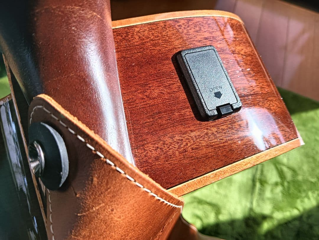 ヤマハ　エレアコ　ギター　A1M