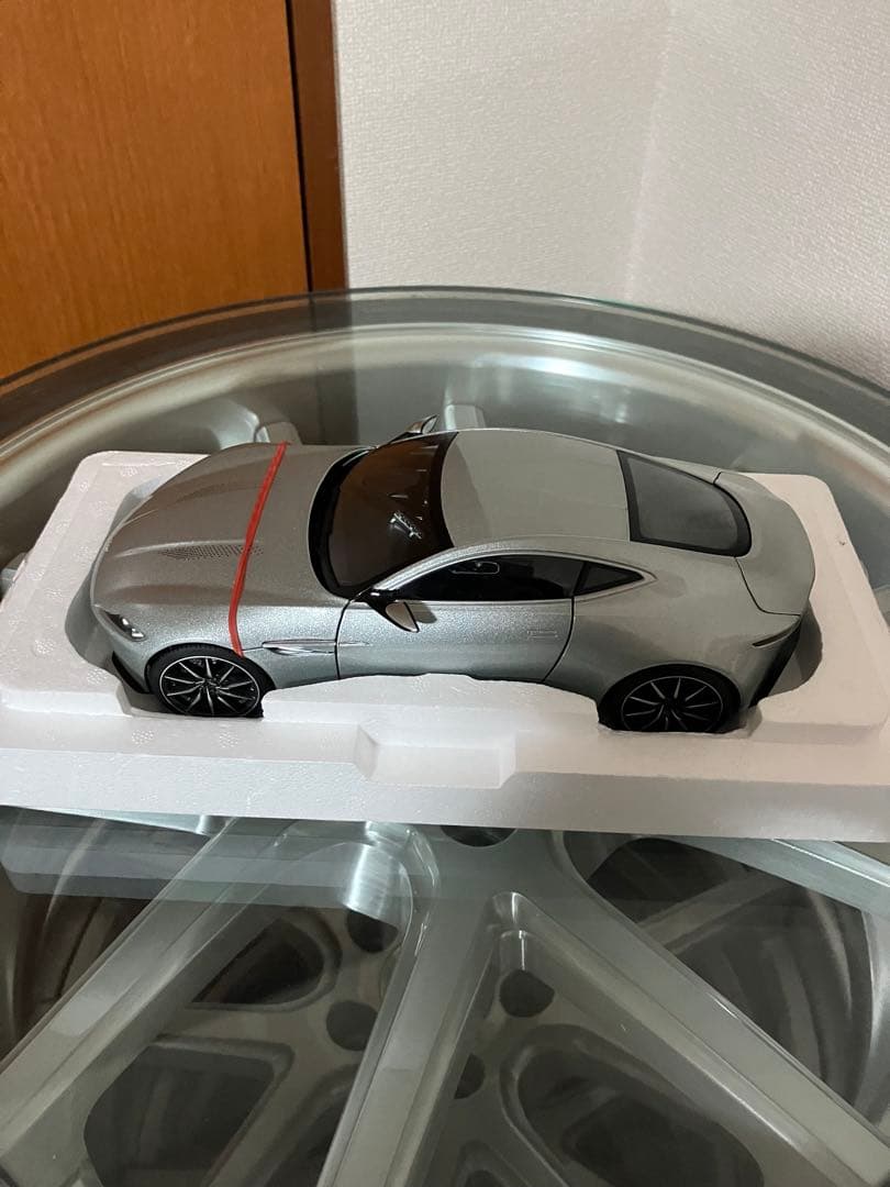 MATTEL 1/18 アストンマーチン DB10 007