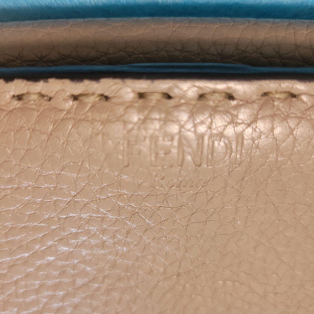 FENDI 二つ折り財布 レザー　ピーカブー