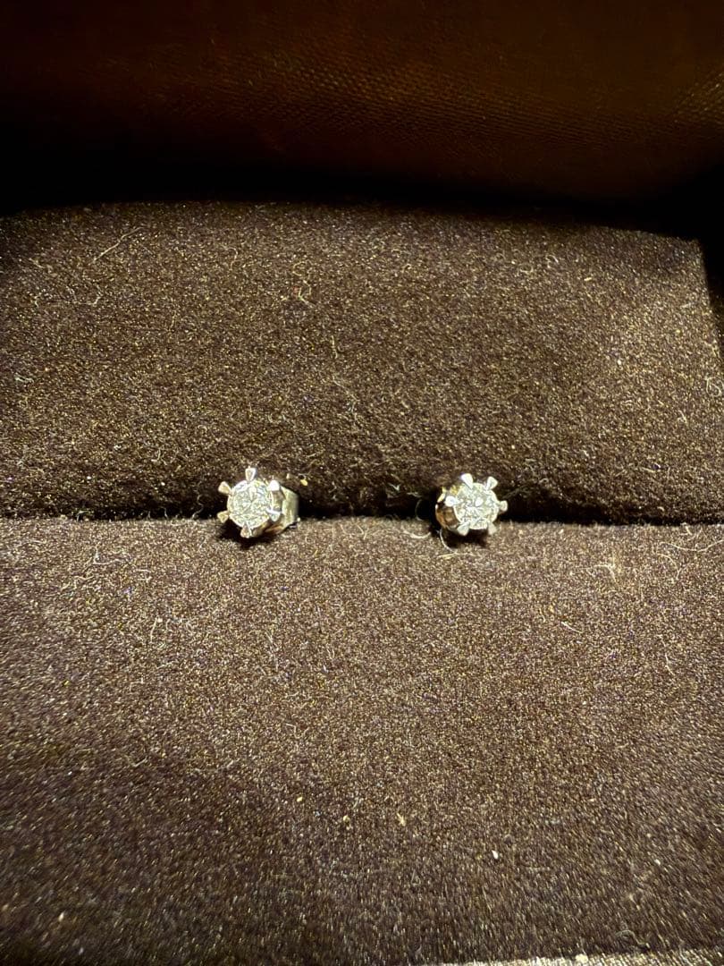 pt900 ダイヤモンドピアス　重量1.2g 査定&クリーニング済