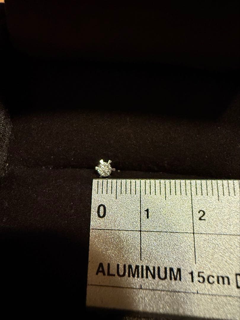 pt900 ダイヤモンドピアス　重量1.2g 査定&クリーニング済
