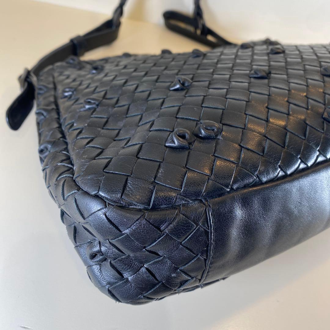 ボッテガヴェネタ　イントレチャート　ショルダーバッグ　ブラック125580