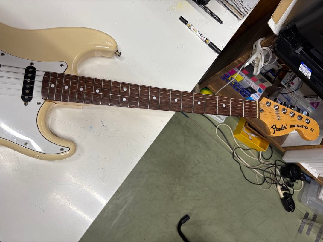 と*ん様 fender japan ST72 VWH ストラトキャスター