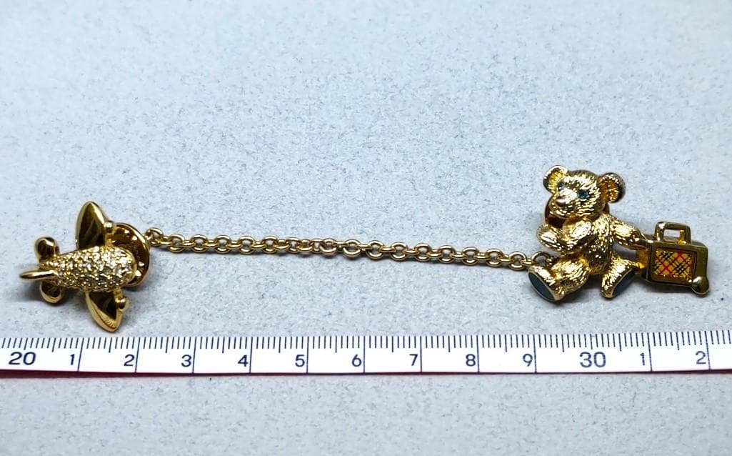 Burberrys　バーバリー　くま　ベア　飛行機　ピンバッジ　40371