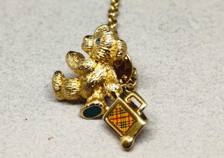 Burberrys　バーバリー　くま　ベア　飛行機　ピンバッジ　40371