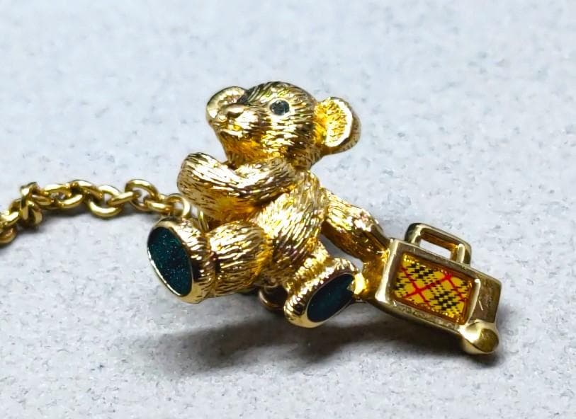 Burberrys　バーバリー　くま　ベア　飛行機　ピンバッジ　40371