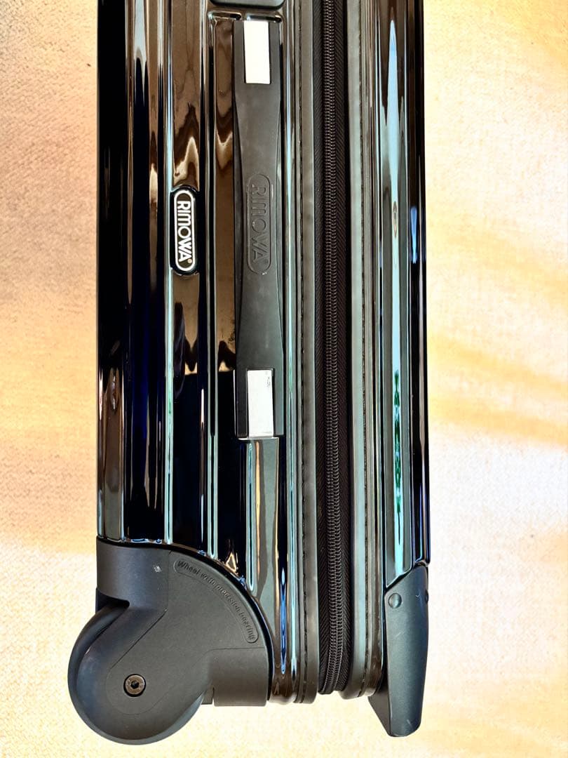 リモア サルサ 32リットル 2輪　日帰り〜1泊向けキャリーケース 中古品