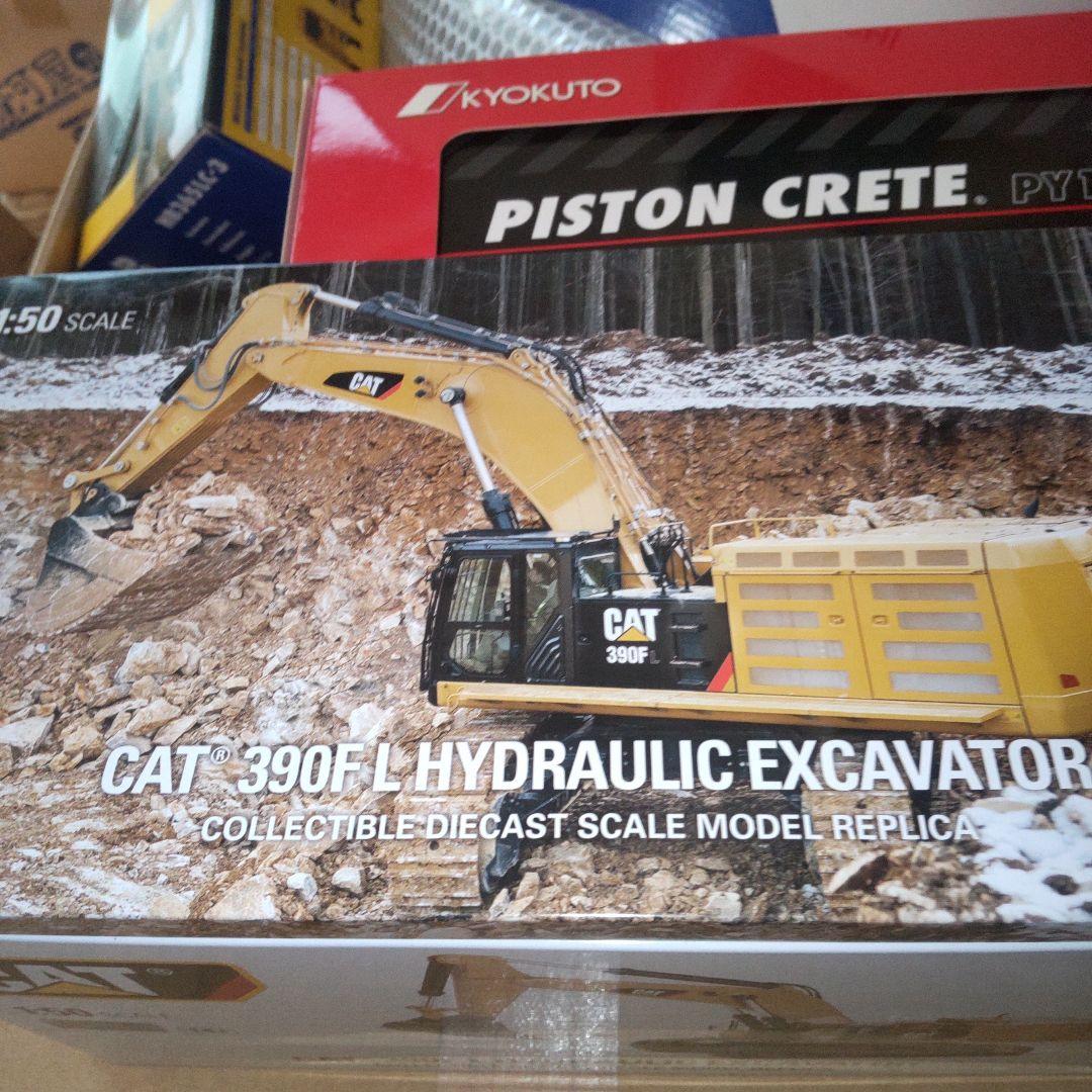 フィアット君　キャタピラー建機　CAT 390F L 1/50
