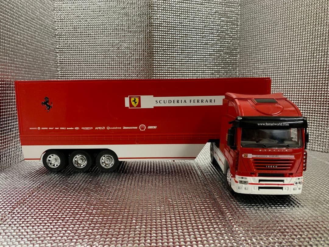 【約50cm F1 フェラーリ　トランスポーター　スクーデリア　1/32】