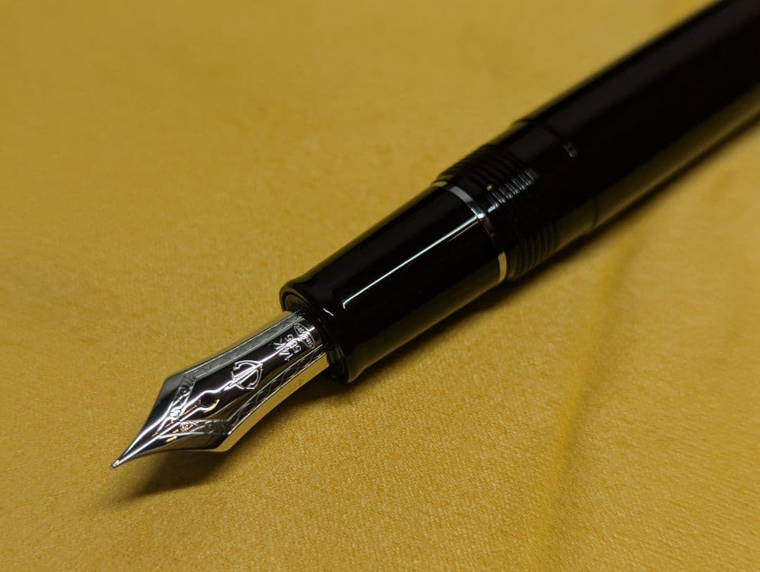 セーラー万年筆 プロフェッショナルギアスリム 銀 ブラック 細字（F）