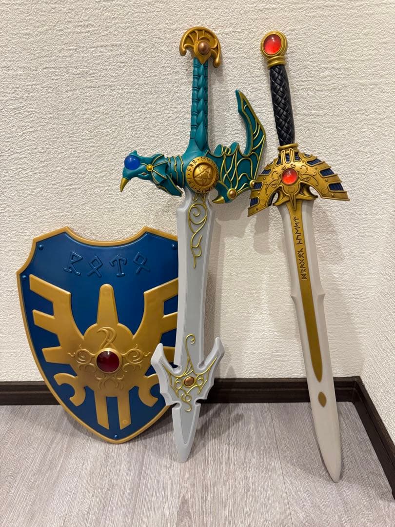 と*ん様 ドラクエ　ふくびき所スペシャルA賞-ロトの剣　とロトの盾と天空の剣