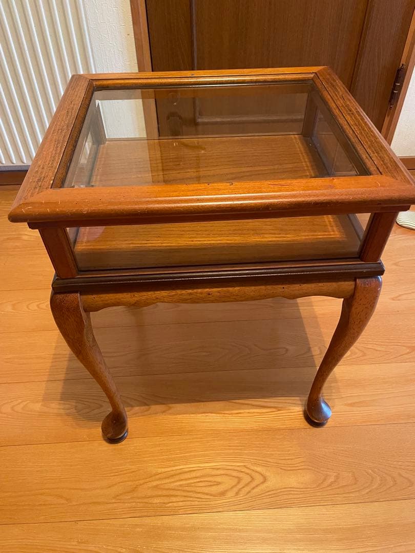 アンティークコレクションテーブル　猫足