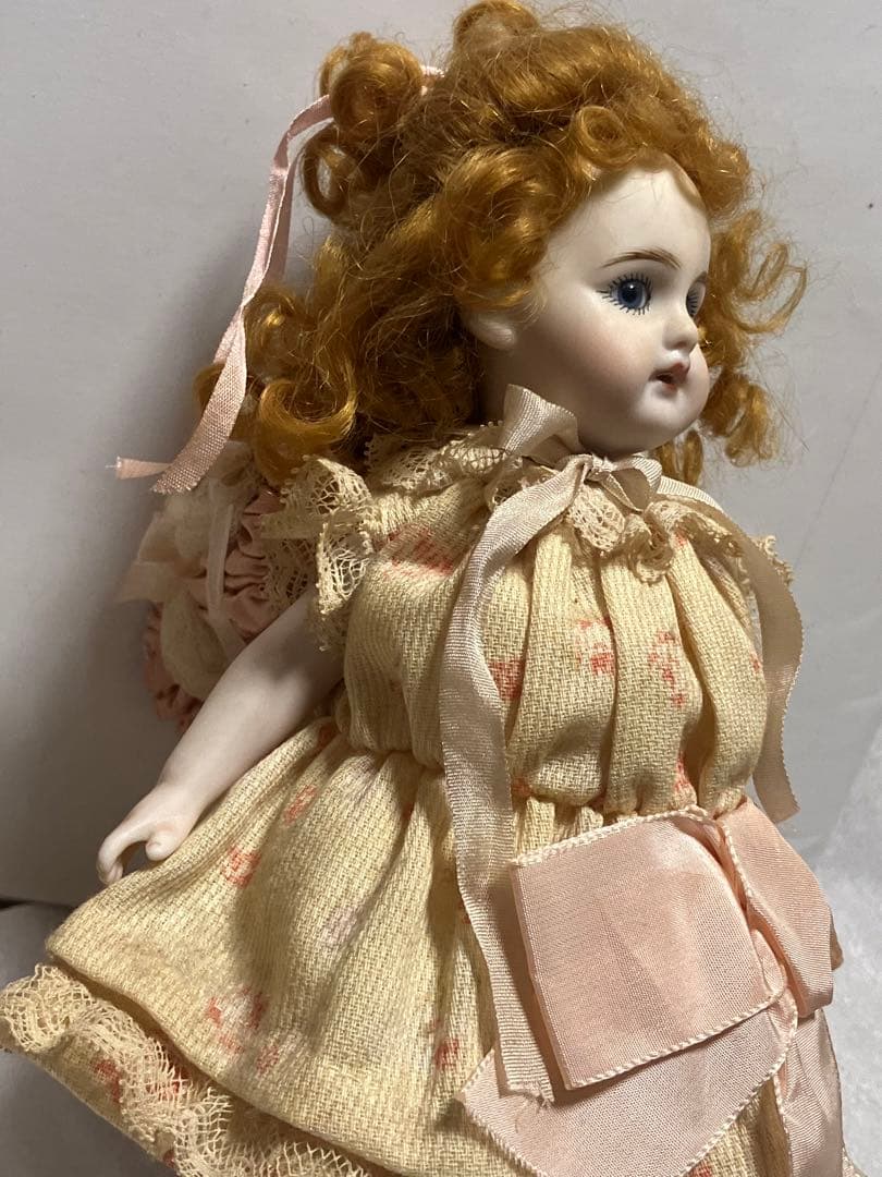 ビスクドール　アンティークのコレクション用磁器人形 (Kemper かつら)