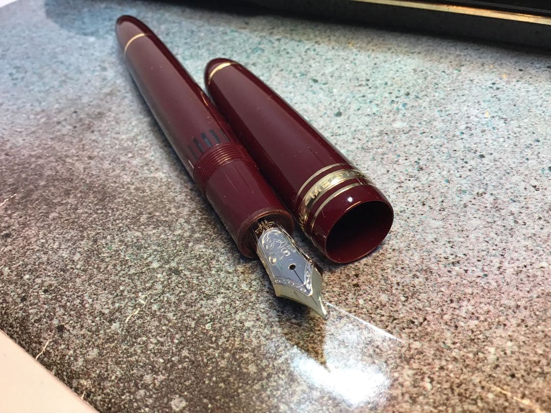 極美品‼️モンブラン マイスターシュテュック 146 ボルドー 中白 万年筆