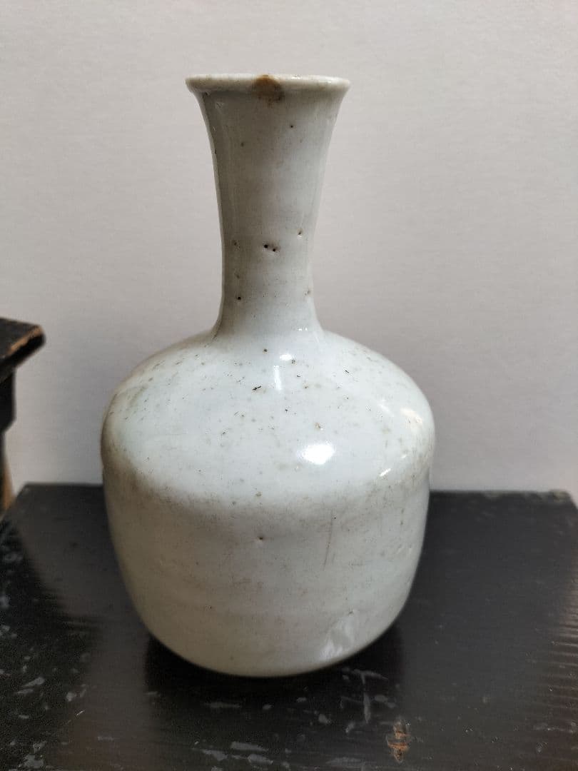 李朝初期　砂高台白磁徳利