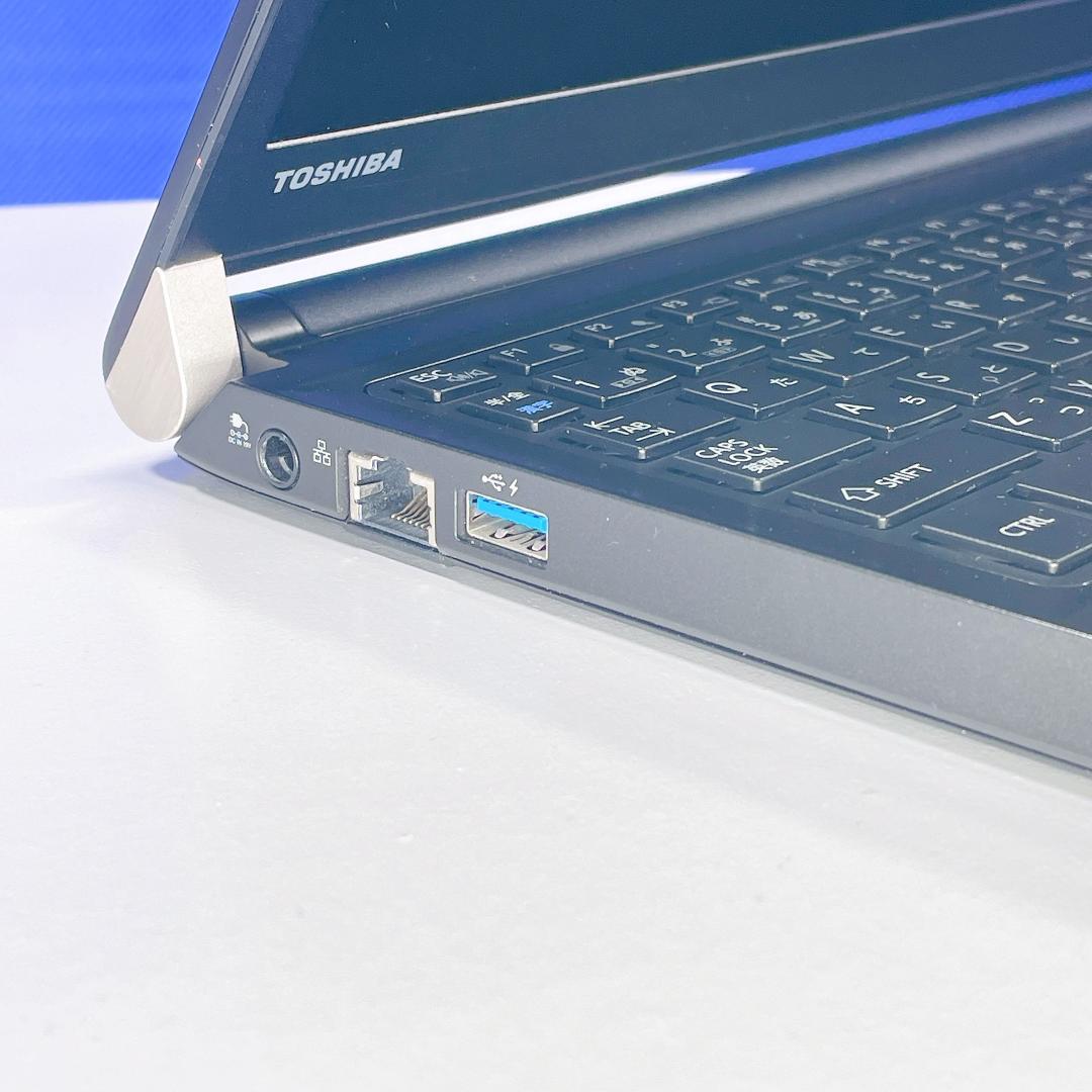 すぐ使える！小型軽量✨Windows11✨快適SSD✨東芝カメラ付ノートパソコン