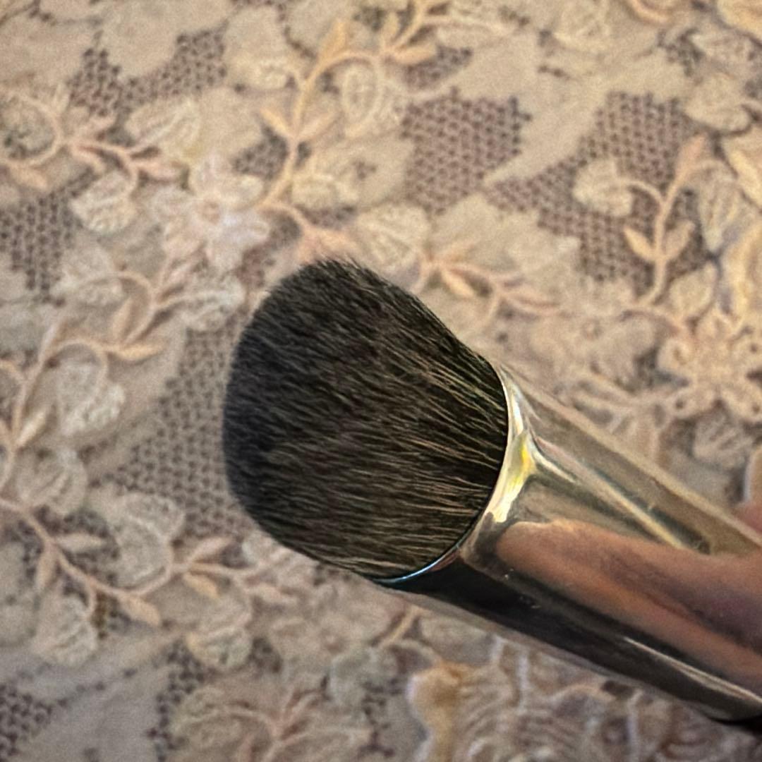 ブリリアージュ✨カムフラージュコンシーラーチーク01 ワイドフィンガーブラシ付き