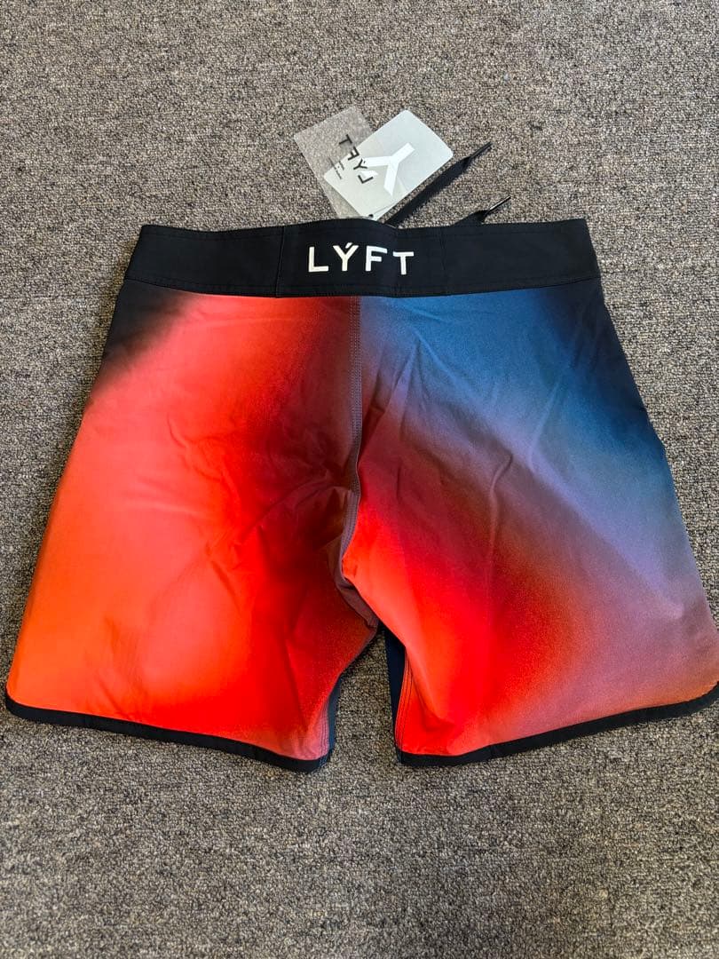 LYFT ステージショーツSサイズ新品タグ付き　フィジーク　ボードショーツ　水着