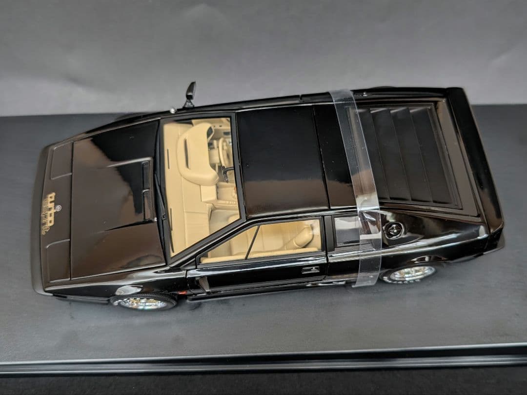 オートアート 1/18 LOTUS ESPRIT TURBO