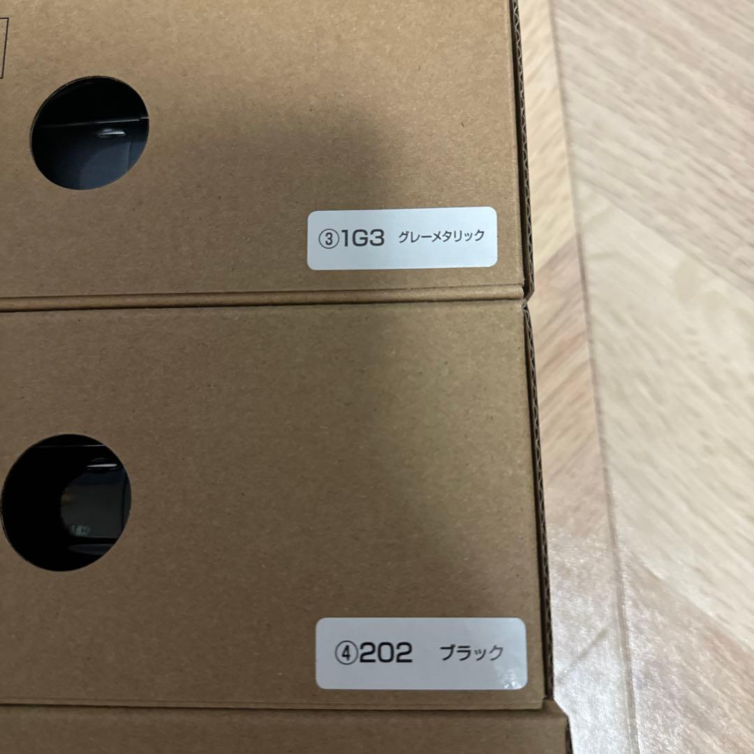 新型ランドクルーザー 300 色見本　ミニカー