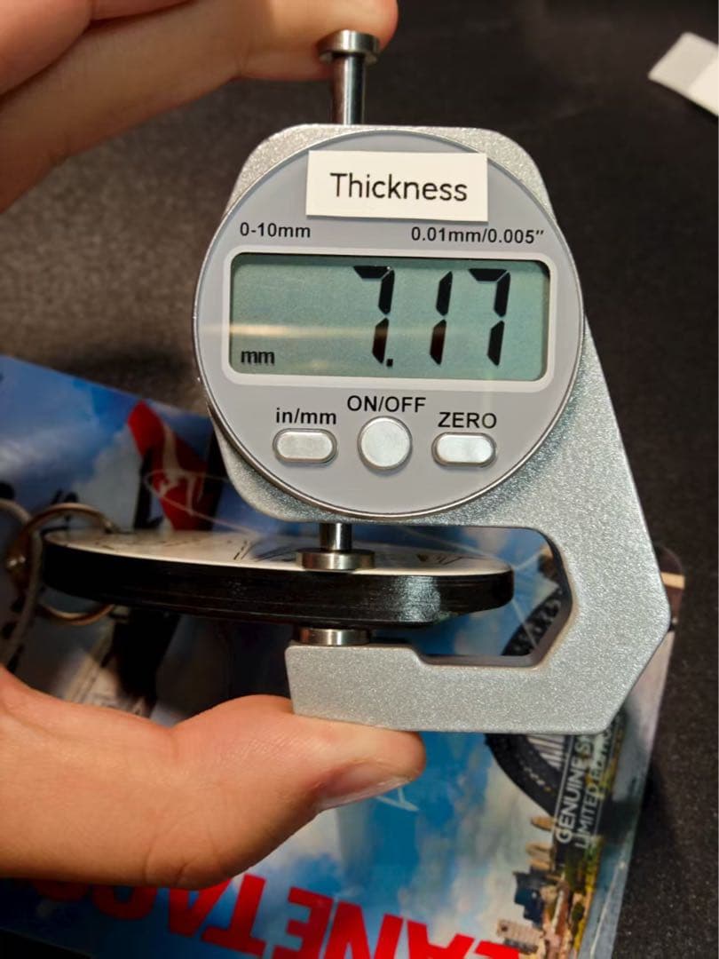 Qantas Planetags A380-842 分厚い