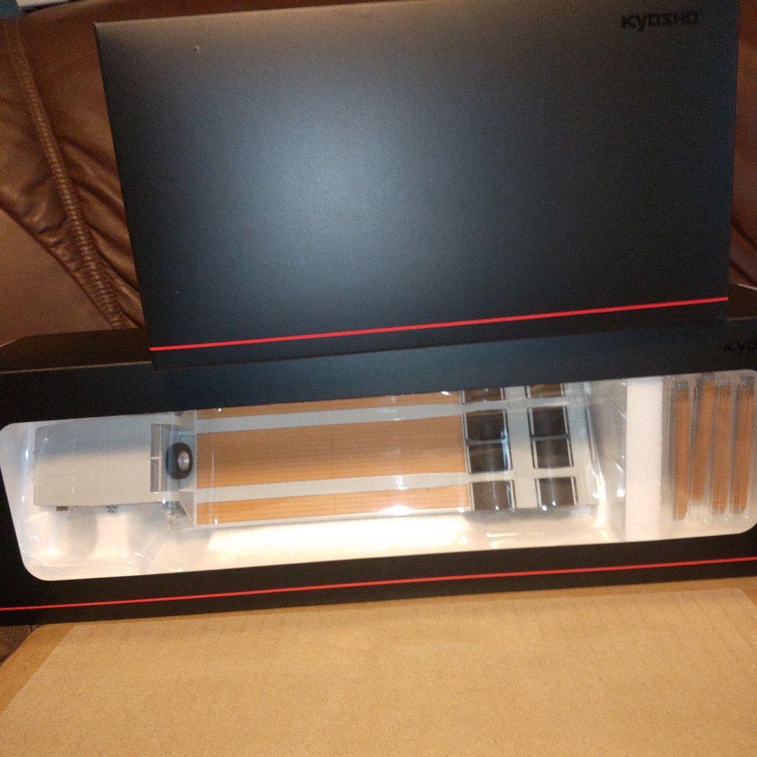 UDトラックスクオン クオン中底床重量物運搬トレーラーセット　　1/43