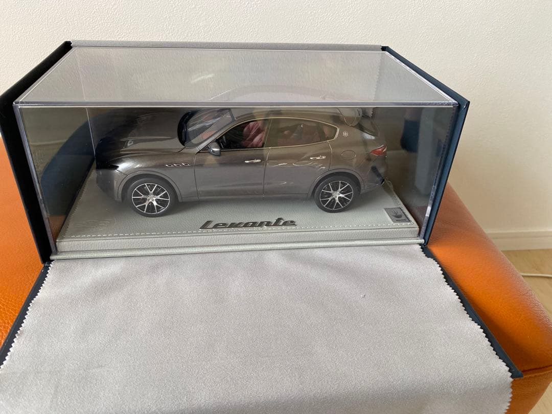 ★ 066/200 ★マセラティ レヴァンテ 1／18 フィギュア★