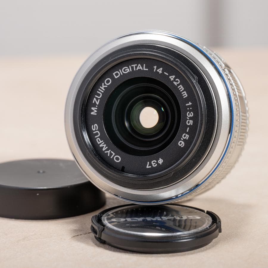 OLYMPUS M.ZUIKO DIGITAL 14-42mm Ⅱ シルバー