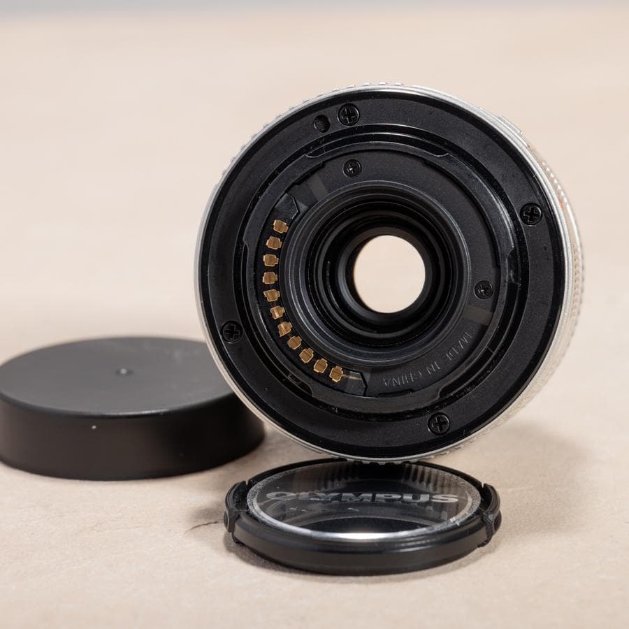 OLYMPUS M.ZUIKO DIGITAL 14-42mm Ⅱ シルバー