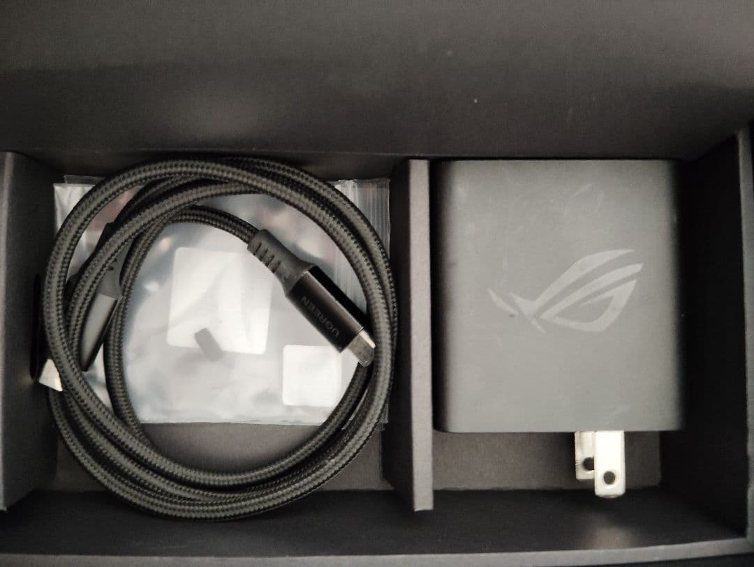 ASUS ROG Phone 5 本体　充電器、ケース付き