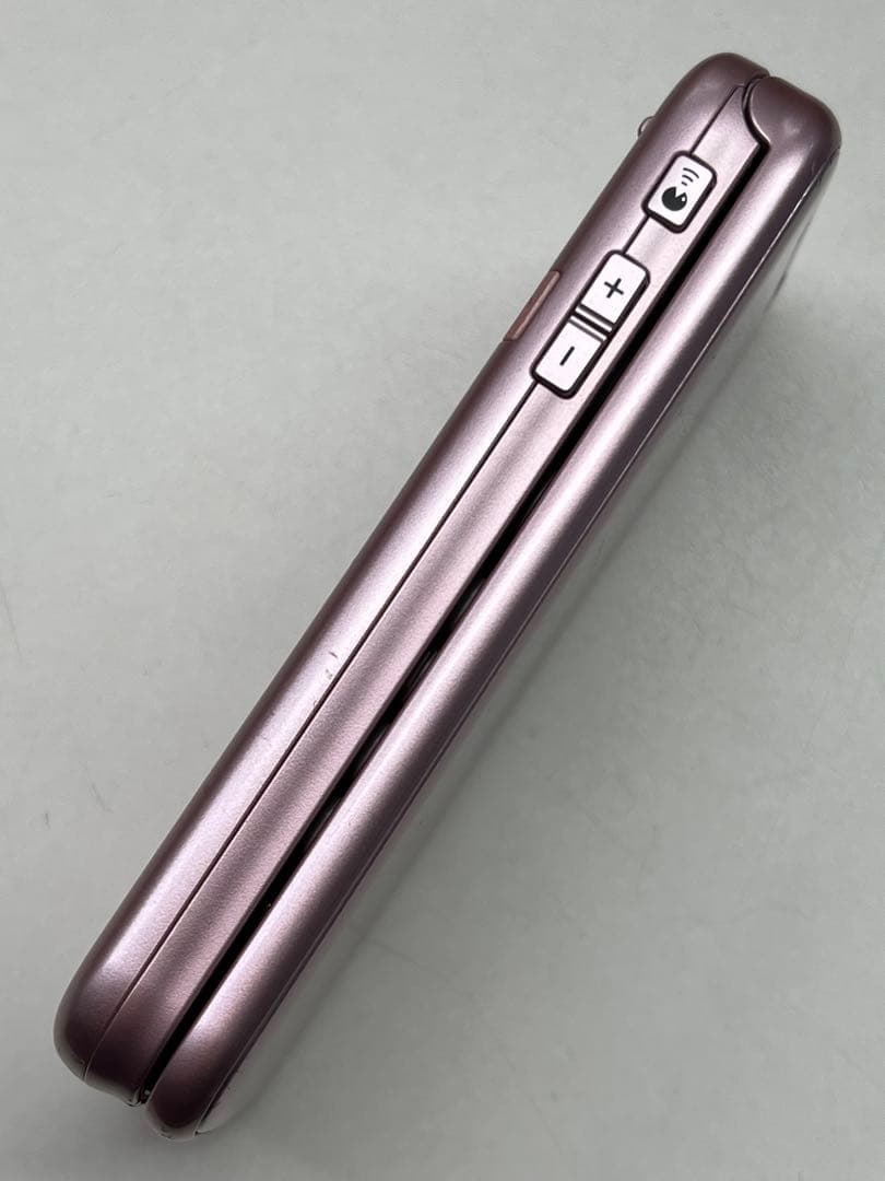 W5K621◆ らくらくホン SIM解除済み F-01M ガラケー 携帯電話