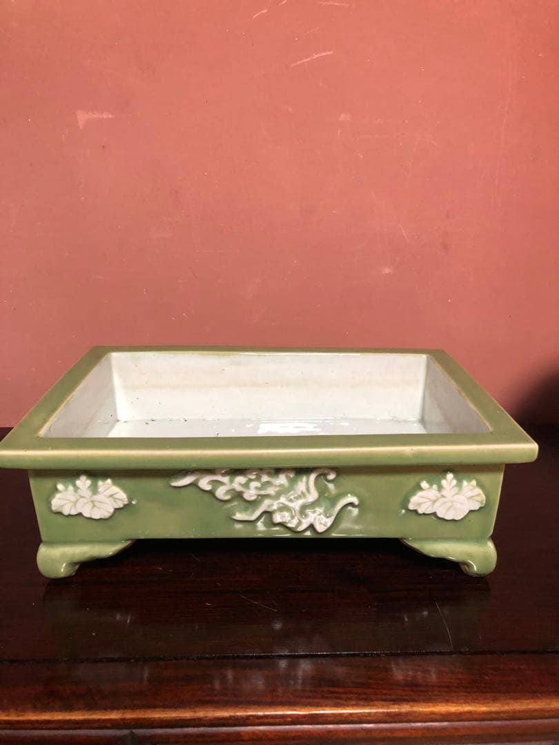 蔵にあった大型の青磁桐鳳凰文水盤