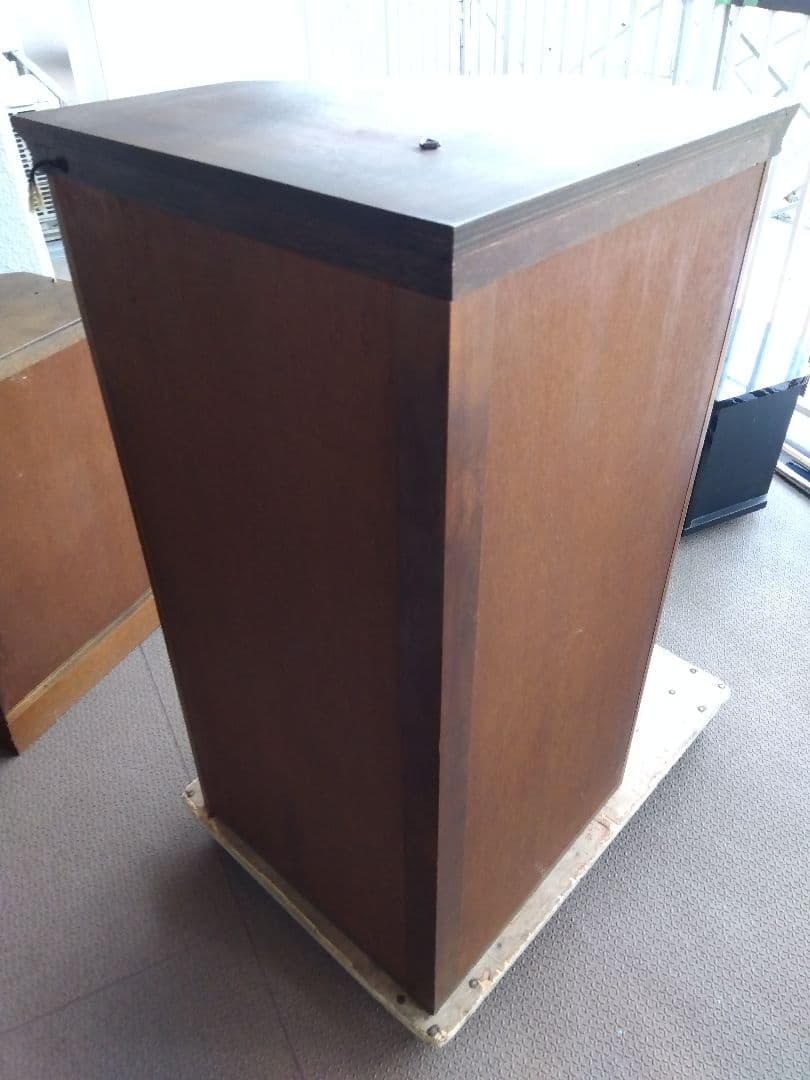 p*o様 karimoku カリモク キュリオケース コーナーキャビネット 飾り