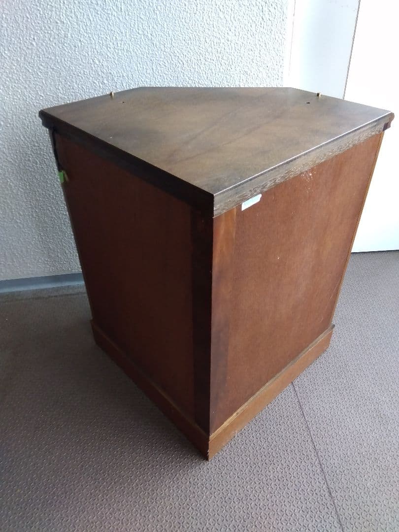 p*o様 karimoku カリモク キュリオケース コーナーキャビネット 飾り