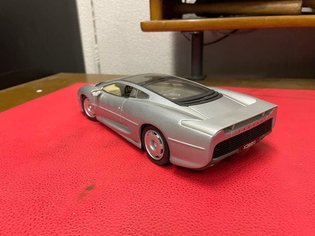ジャガー　XJ220