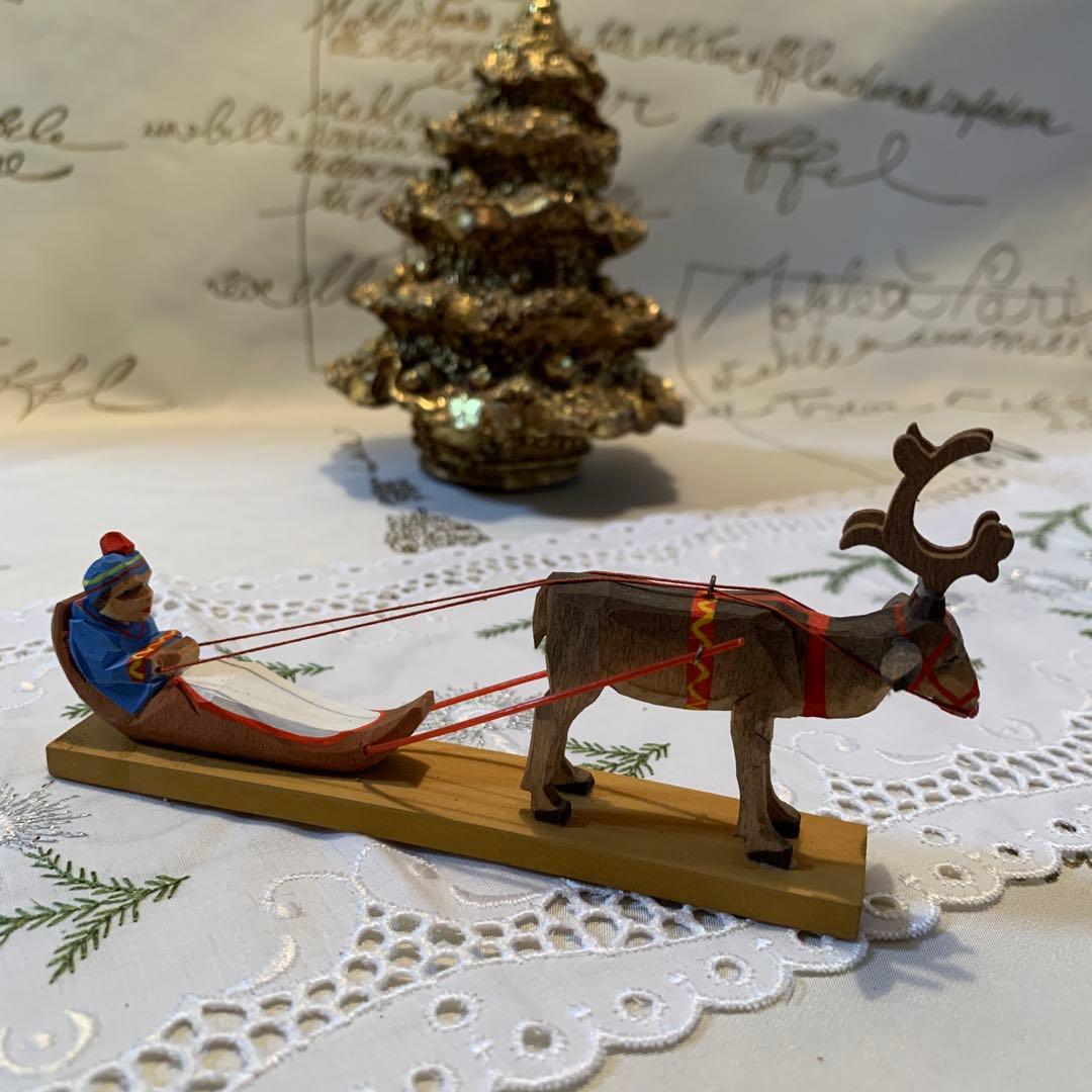 ドイツ製　木製人形　エルツ地方　ヘルビック工房のソリを引く男の子色合いが可愛い！