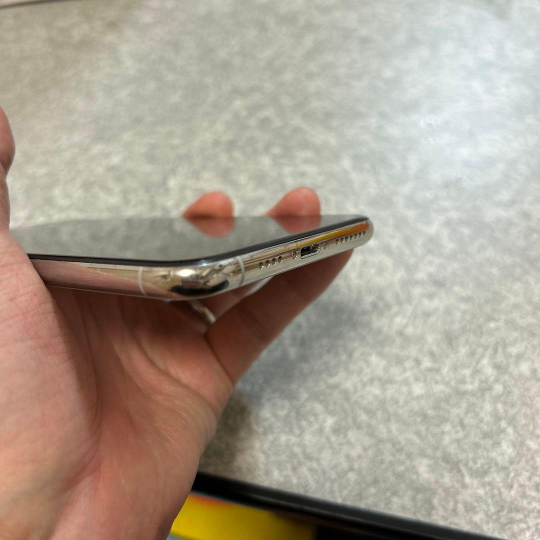 Apple iPhone 11 Pro Max 256GB バッテリー81%