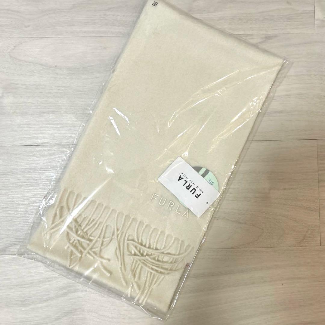 【新品・未使用】FURLA アイボリー マフラー 未使用